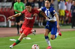 开云体育-朗斯在客场获胜，继续追赶领先者