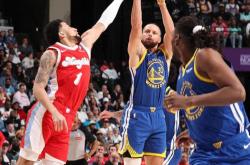 开云体育登录-雄鹿遭灰熊逆转，遭遇首败