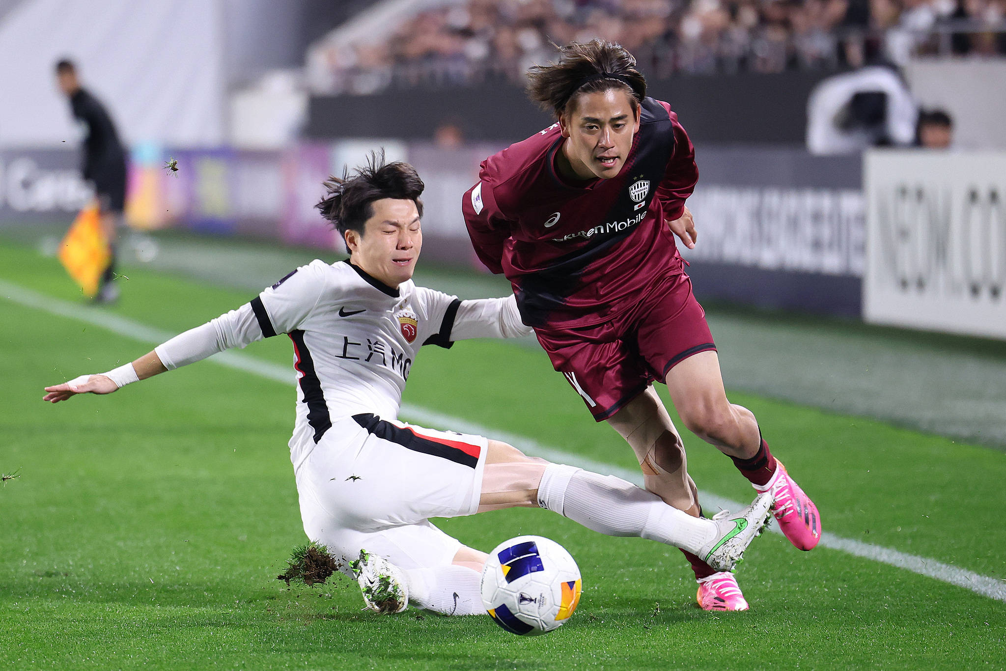 球队集体发挥，取得胜利晋级下一轮的简单介绍